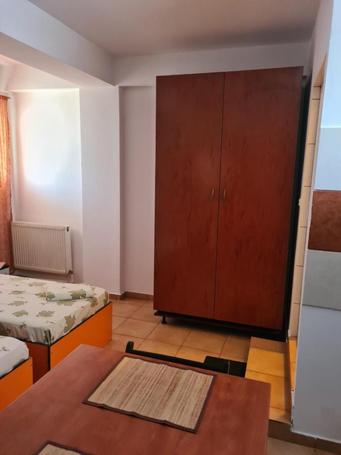 Ogadugu Apartment Букурещ Екстериор снимка