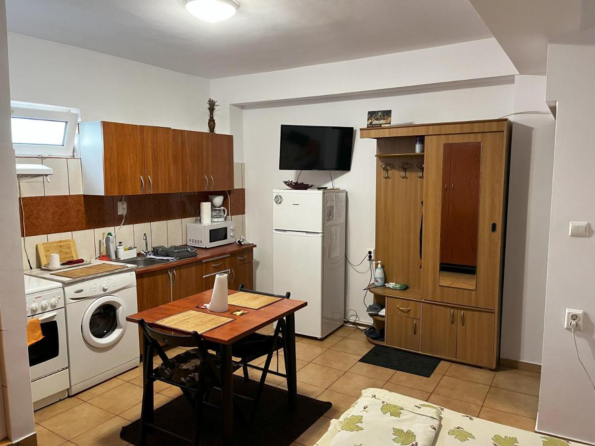 Ogadugu Apartment Букурещ Екстериор снимка